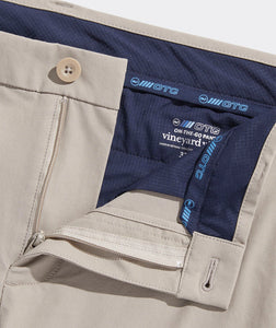 Vineyard Vines On-The-Go Pant in Khaki