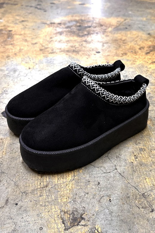 Comfy All Day Fuzzy Slipper Black