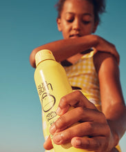 Load image into Gallery viewer, Sun Bum Kids SPF 50 Clear Sunscreen Spray