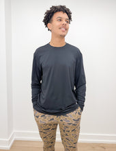 Load image into Gallery viewer, Burlebo Go To Tee Long Sleeve in Midnight Black