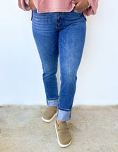 Load image into Gallery viewer, A New Woman High Rise Straight Leg Jeans