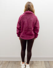 Load image into Gallery viewer, The North Face Women's Evolve Osito 1/2 Zip Jacket in Burgundy Crush