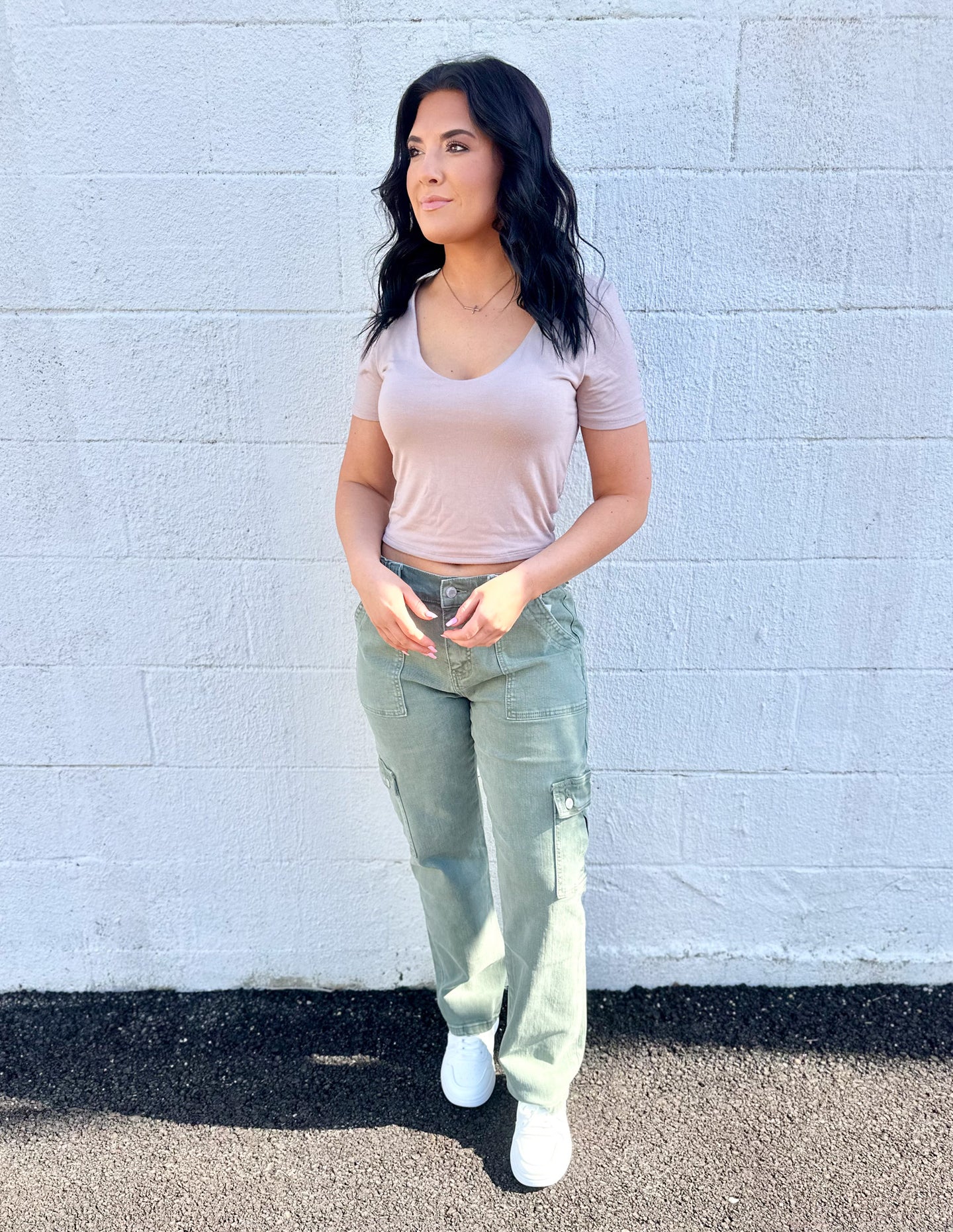 Face the Music V-Neck Crop Top Lt Taupe