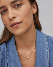 Load image into Gallery viewer, Kendra Scott Gold Cailin Pendant Necklace in Champagne Opal