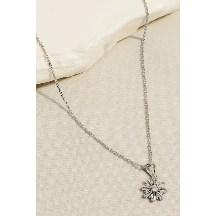 Rhinestone Circle Flower Pendant Necklace Silver