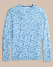 Load image into Gallery viewer, Southern Tide Men&#39;s LS Island Camo Perf Tee