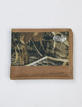 Load image into Gallery viewer, Men&#39;s Realtree Passcase Concho Wallet