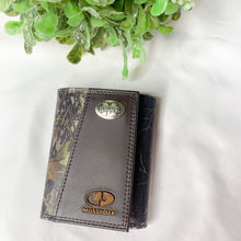 Load image into Gallery viewer, Mossy Oak Trifold Wallet