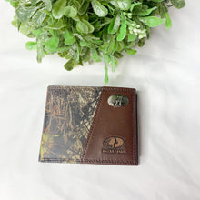 Load image into Gallery viewer, Mossy Oak Camo/Leather Bifold Wallet