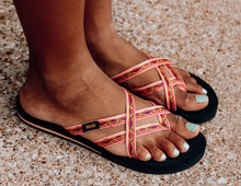 Load image into Gallery viewer, Teva Women&#39;s Olowahu Shoes