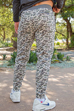 Load image into Gallery viewer, Burlebo Classic Deer Camo Fleece Jogger