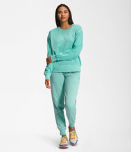 Load image into Gallery viewer, The North Face Women’s Garment Dye Crew Wasabi